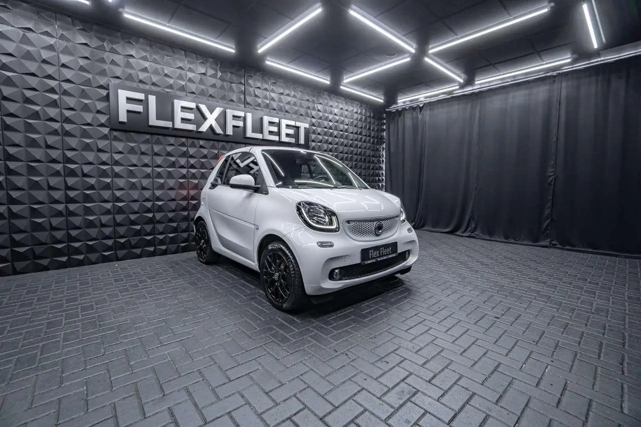 Photo 1 : Smart Fortwo 2019 Petrol