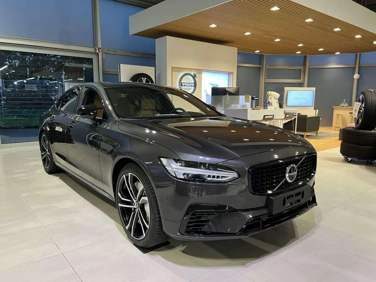 Photo 1 : Volvo S90 2024 Hybride