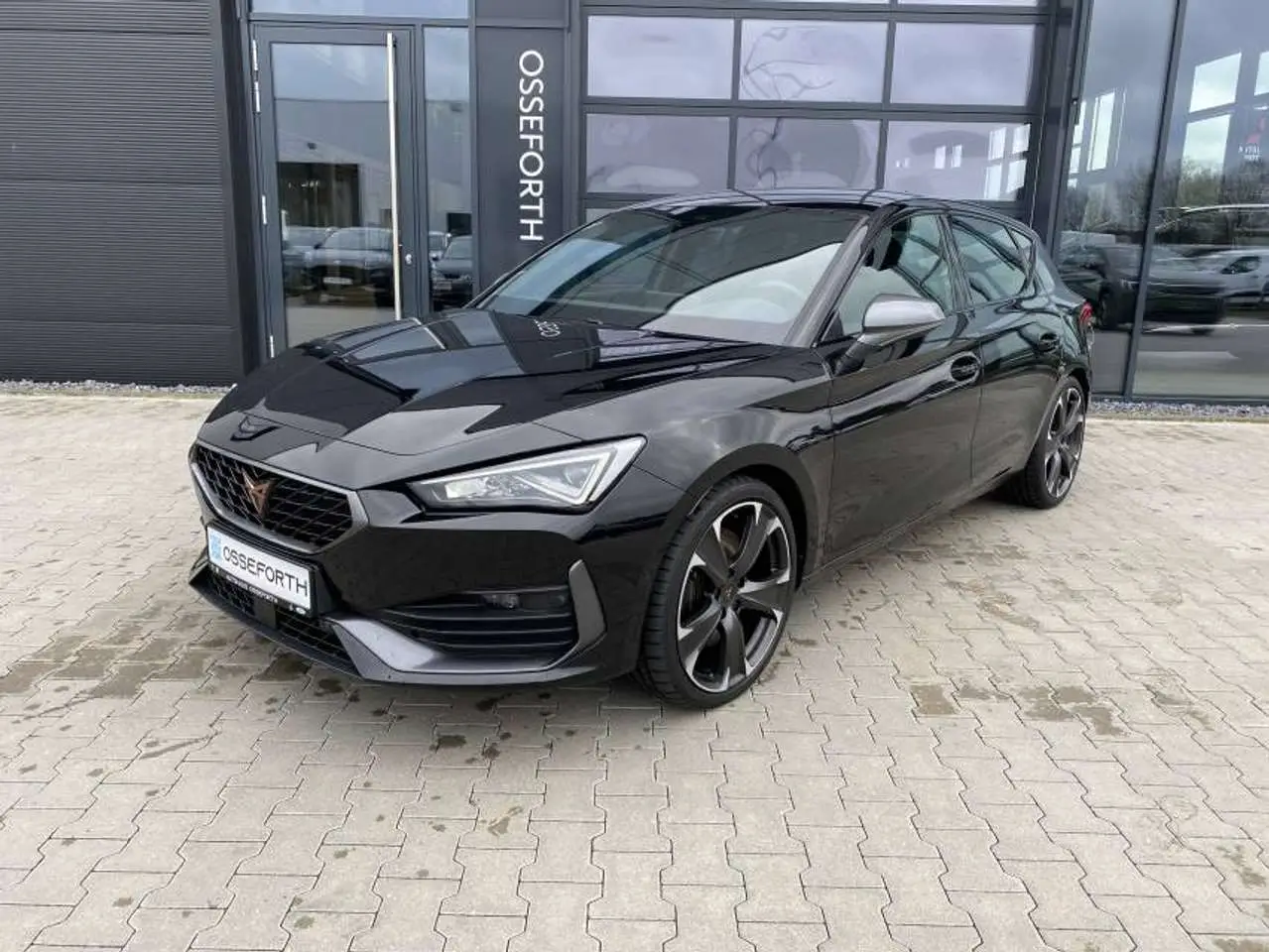 Photo 1 : Cupra Leon 2023 Petrol