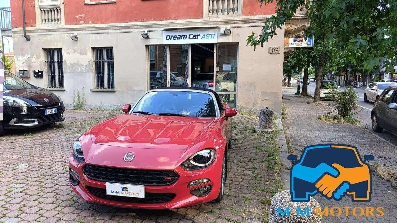 Photo 1 : Fiat 124 Spider 2016 Essence