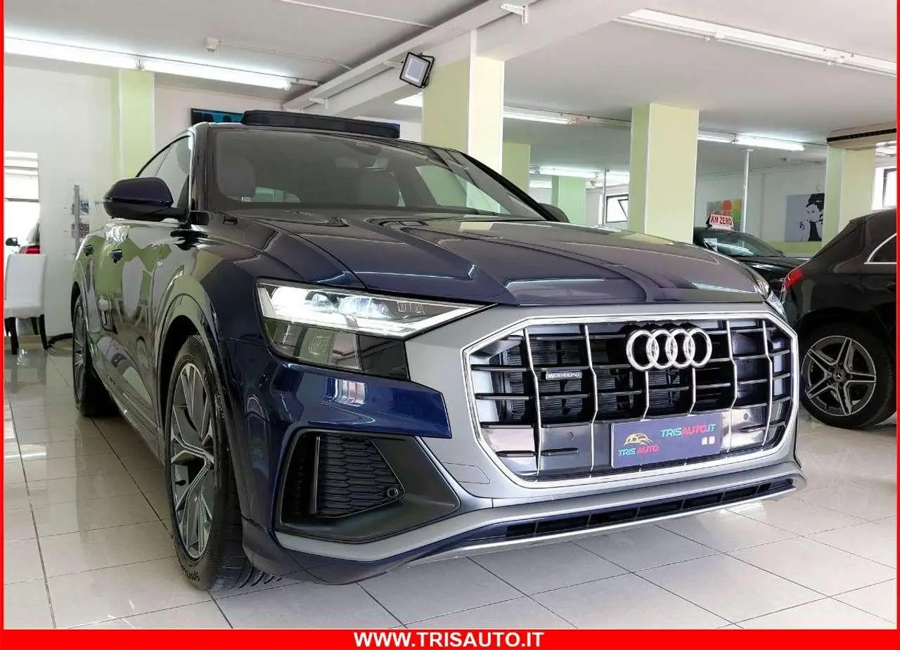 Photo 1 : Audi Q8 2022 Hybride