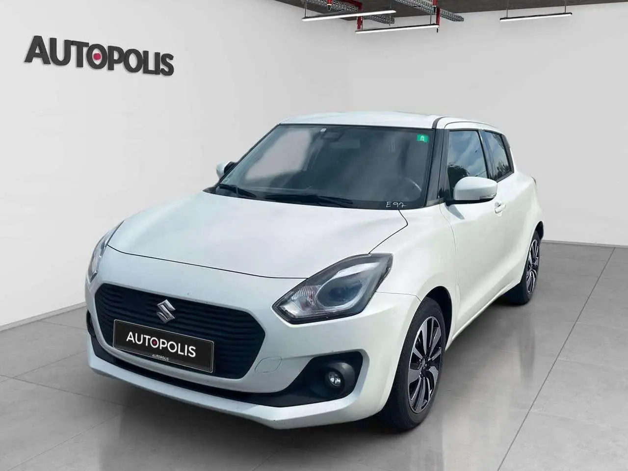 Photo 1 : Suzuki Swift 2018 Petrol