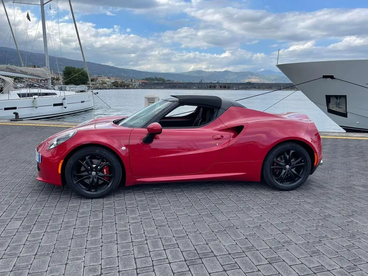 Photo 1 : Alfa Romeo 4c 2018 Essence