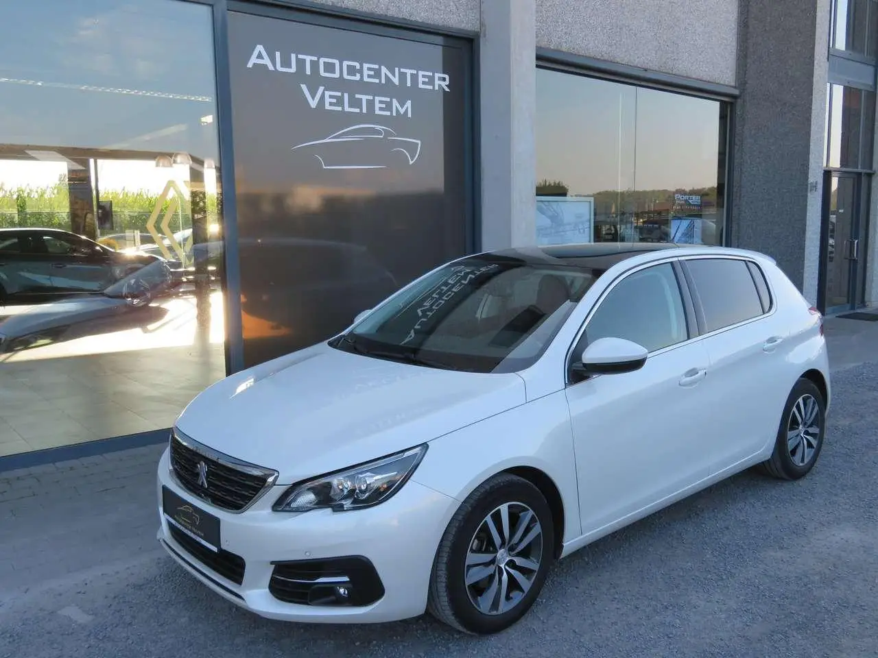 Photo 1 : Peugeot 308 2020 Essence