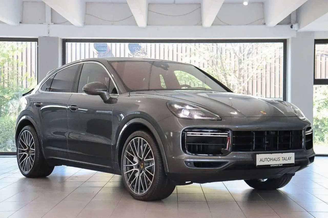 Photo 1 : Porsche Cayenne 2019 Petrol