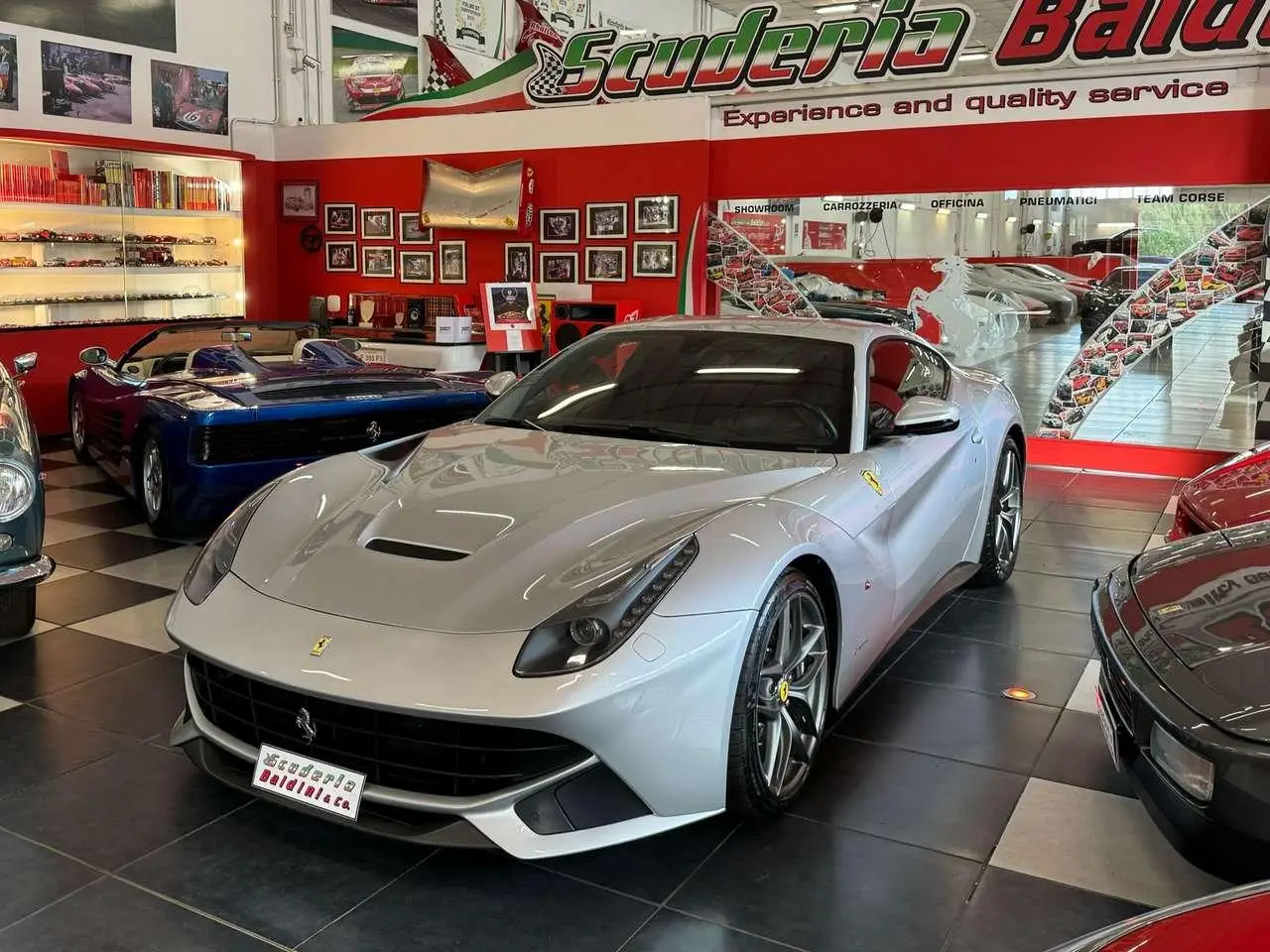 Photo 1 : Ferrari F12 2016 Petrol