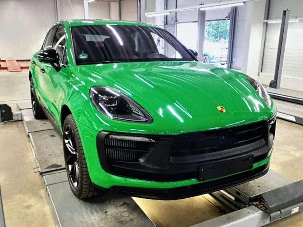 Photo 1 : Porsche Macan 2023 Essence