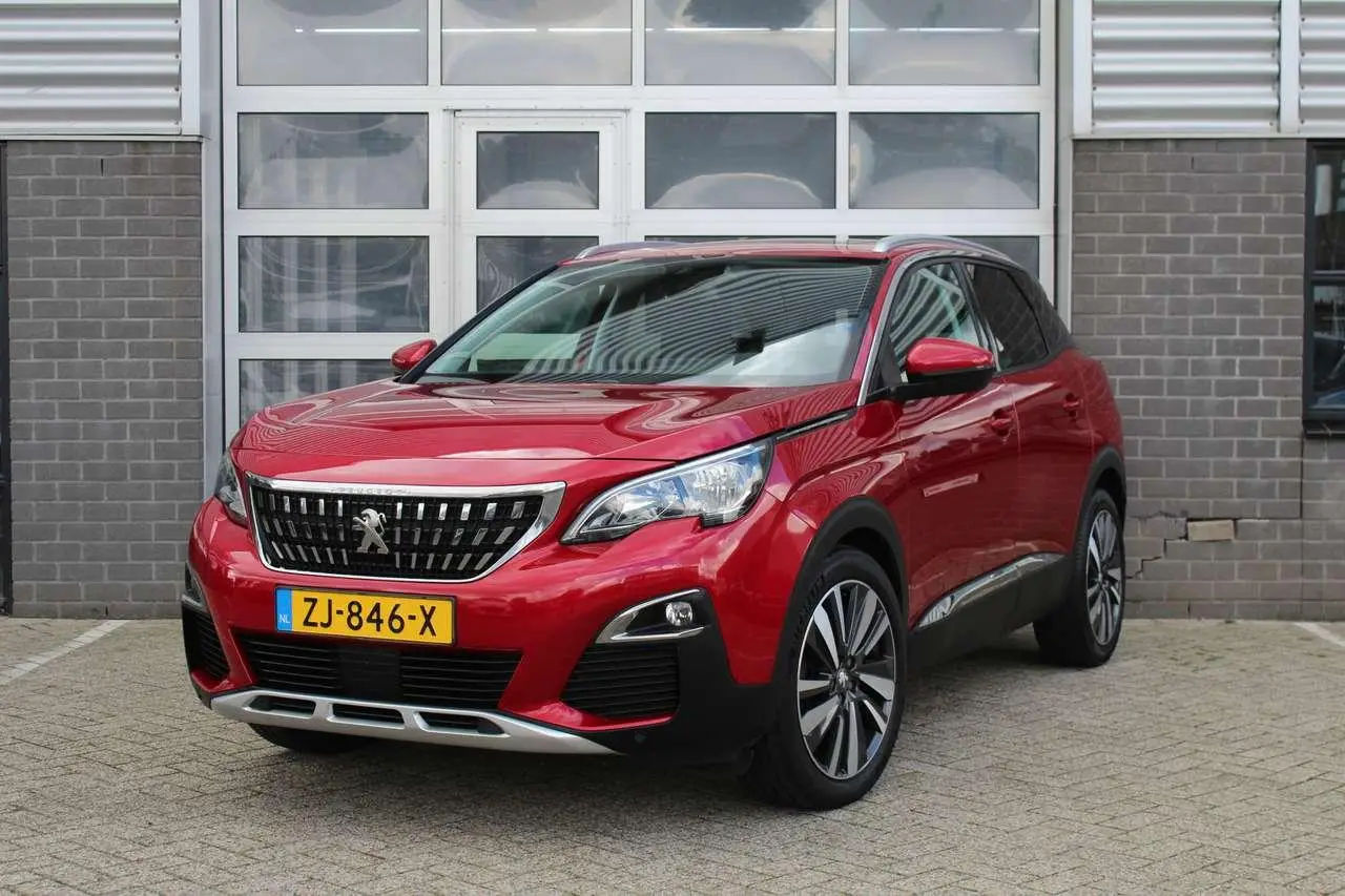 Photo 1 : Peugeot 3008 2019 Essence