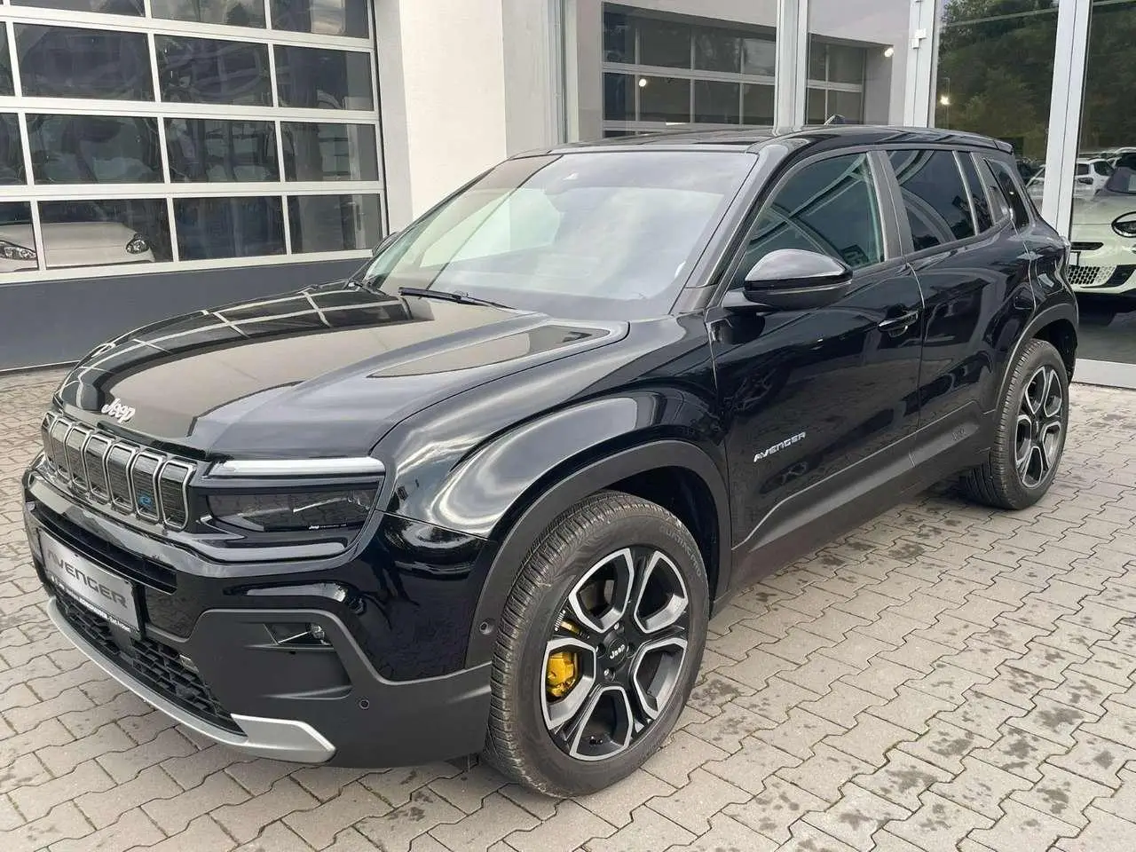 Photo 1 : Jeep Avenger 2023 Électrique