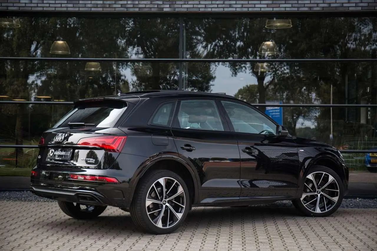 Photo 1 : Audi Q5 2021 Hybride