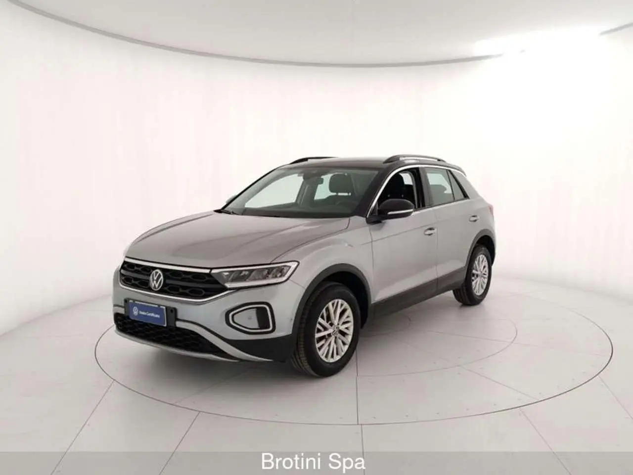 Photo 1 : Volkswagen T-roc 2023 Essence