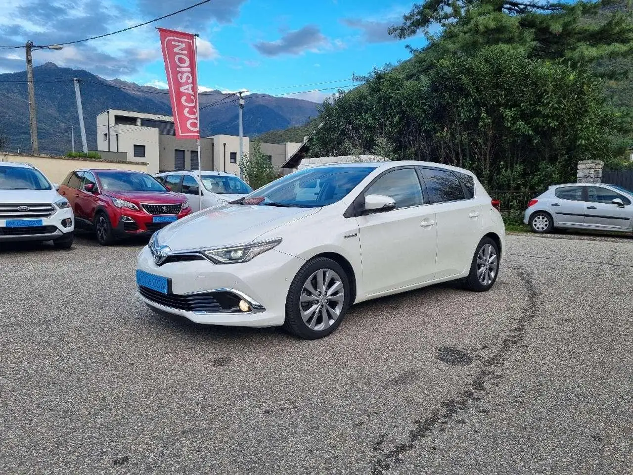 Photo 1 : Toyota Auris 2016 Hybrid