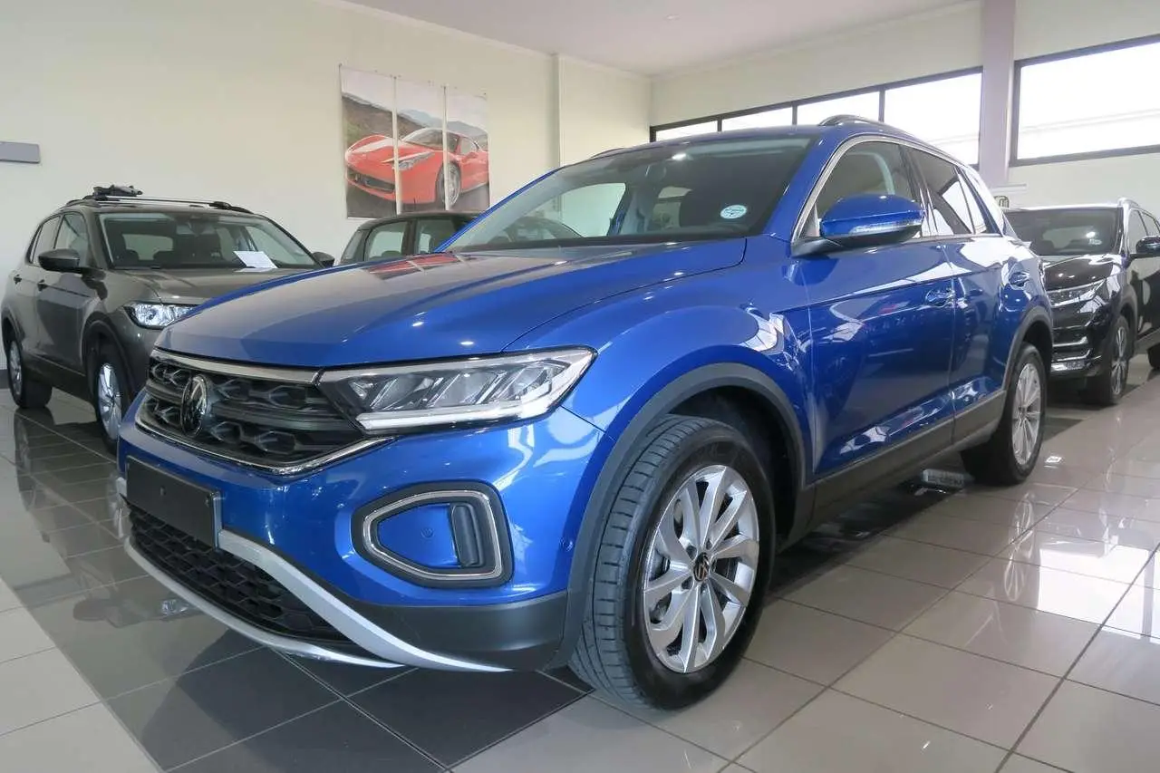 Photo 1 : Volkswagen T-roc 2023 Petrol