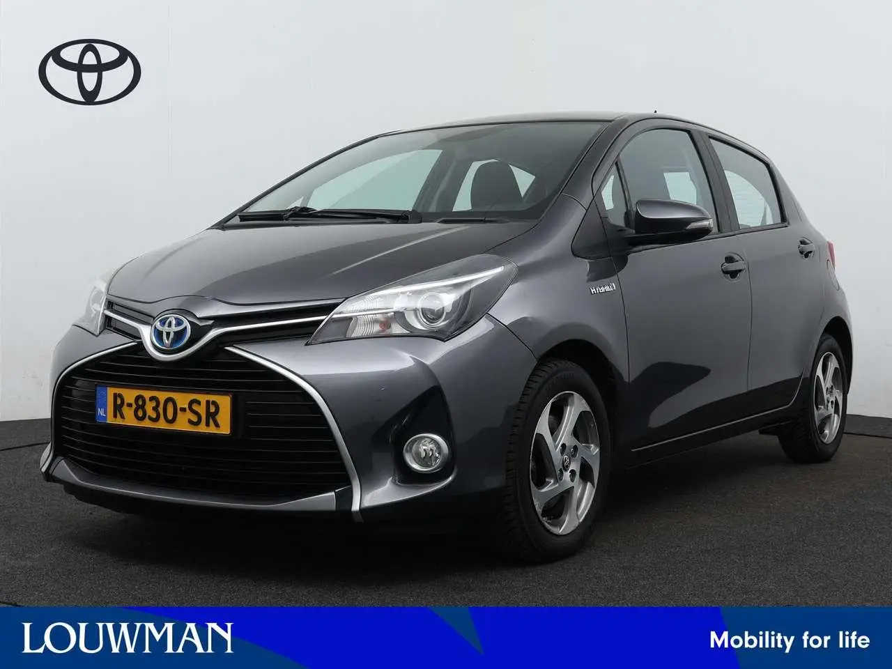 Photo 1 : Toyota Yaris 2015 Hybrid