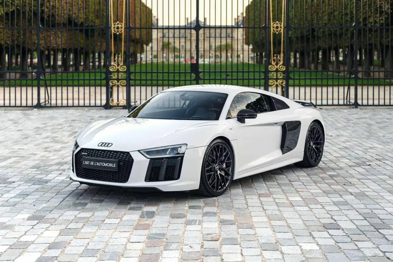 Photo 1 : Audi R8 2016 Petrol