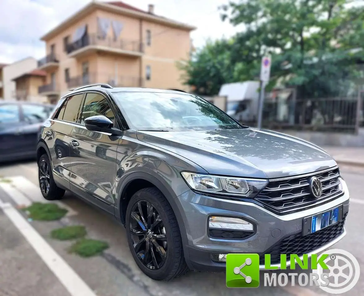 Photo 1 : Volkswagen T-roc 2021 Essence