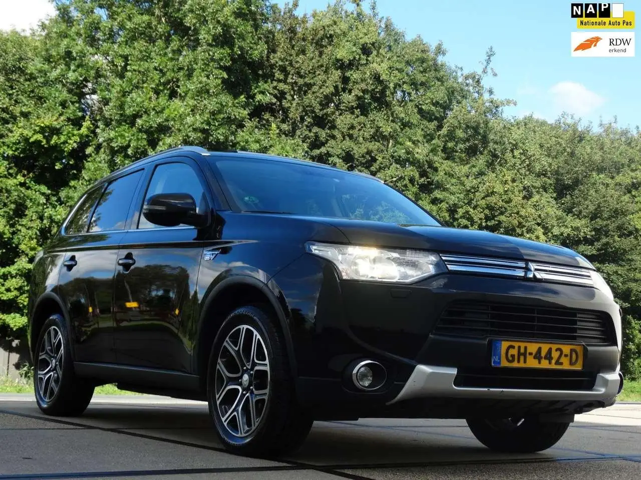 Photo 1 : Mitsubishi Outlander 2015 Hybrid