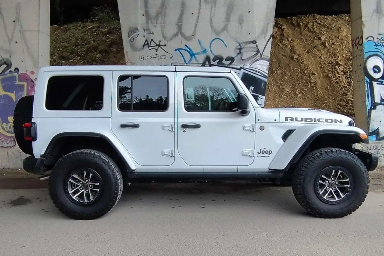 Photo 1 : Jeep Wrangler 2024 Essence