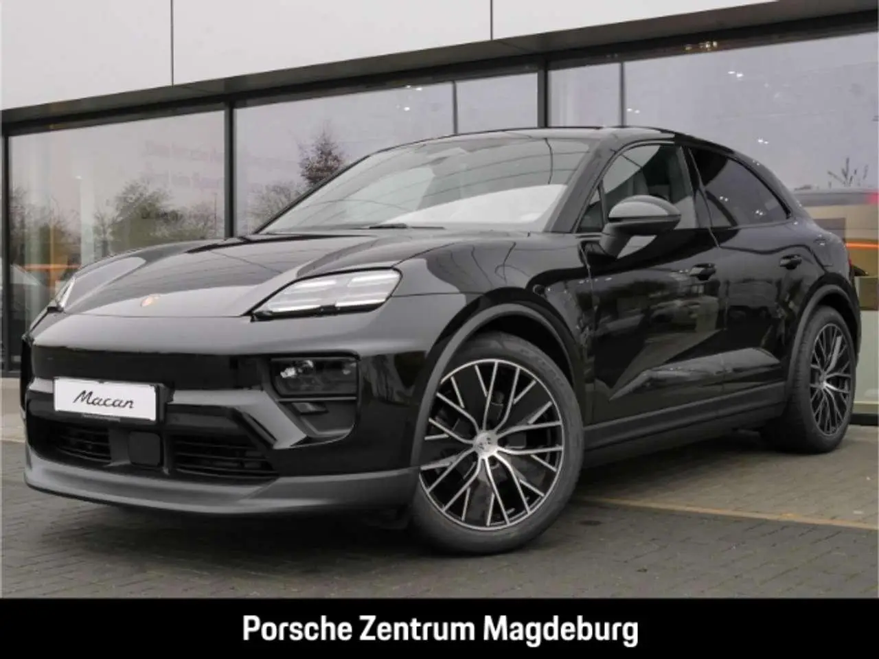 Photo 1 : Porsche Macan 2024 Electric