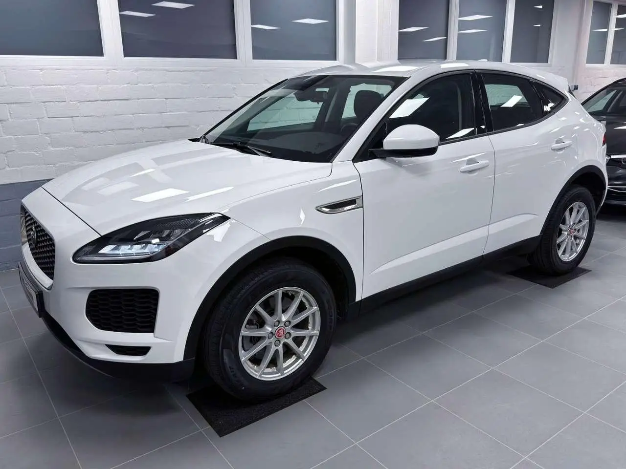 Photo 1 : Jaguar E-pace 2018 Essence