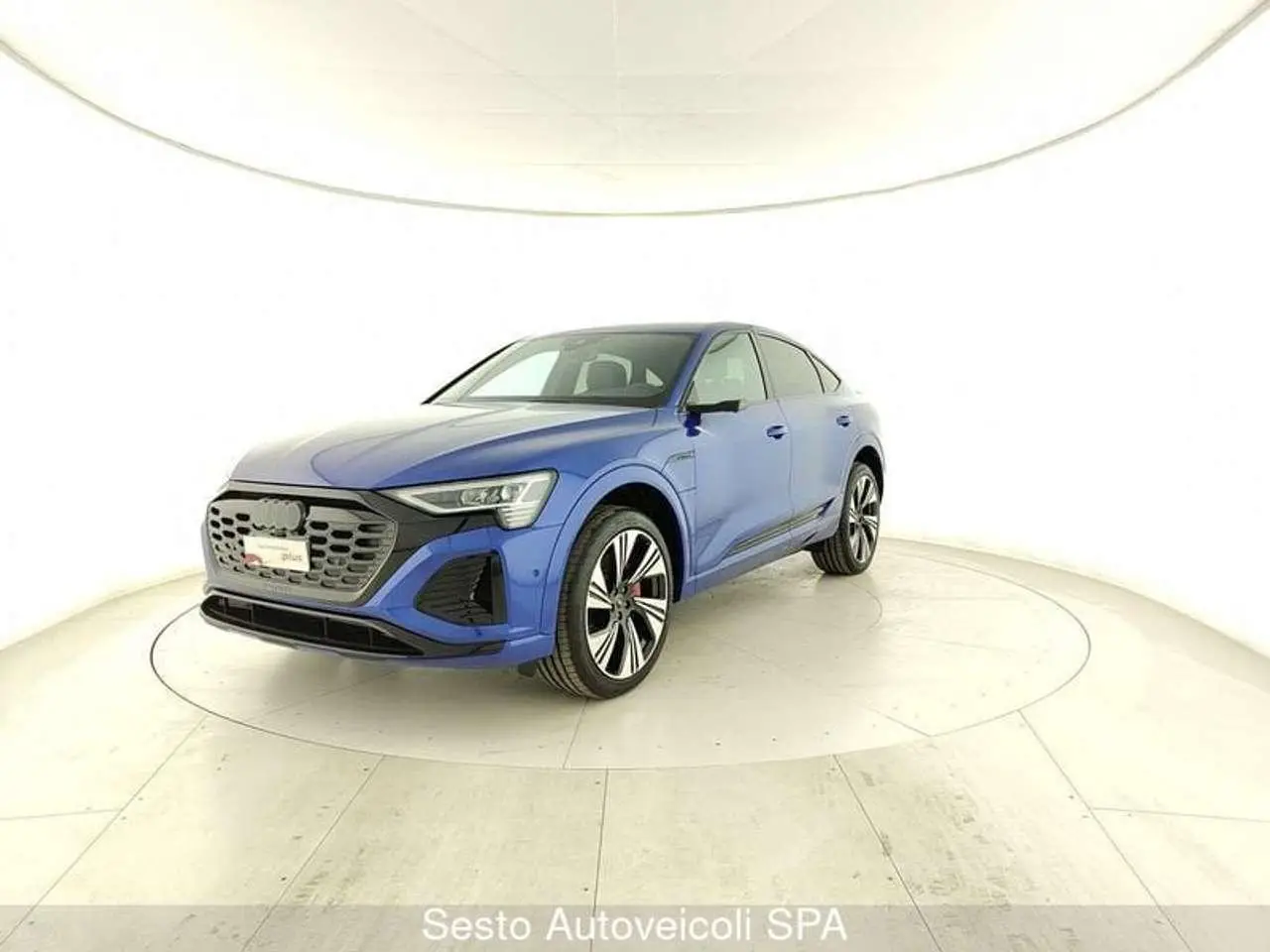 Photo 1 : Audi Q8 2023 Electric