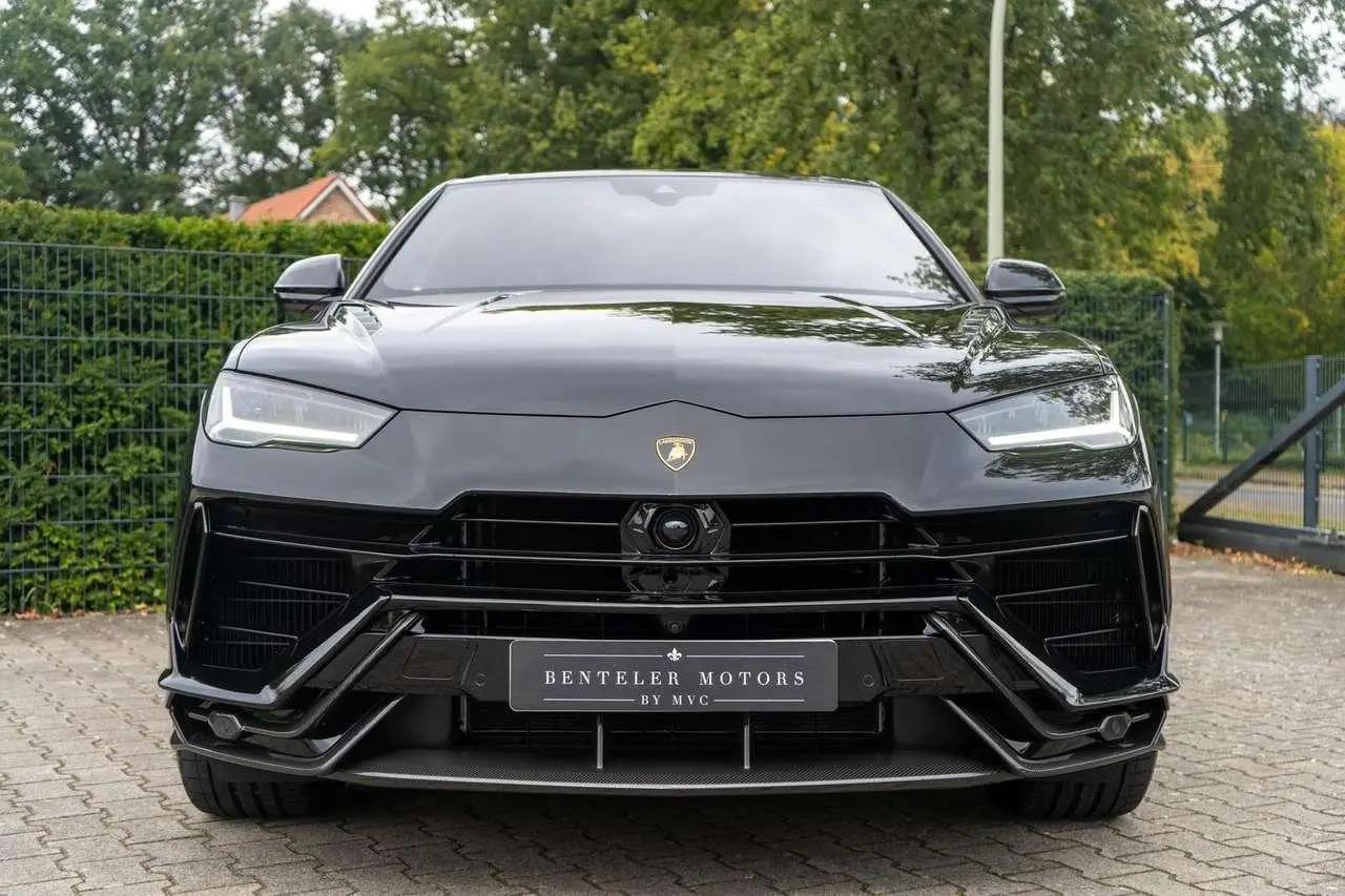 Photo 1 : Lamborghini Urus 2024 Essence