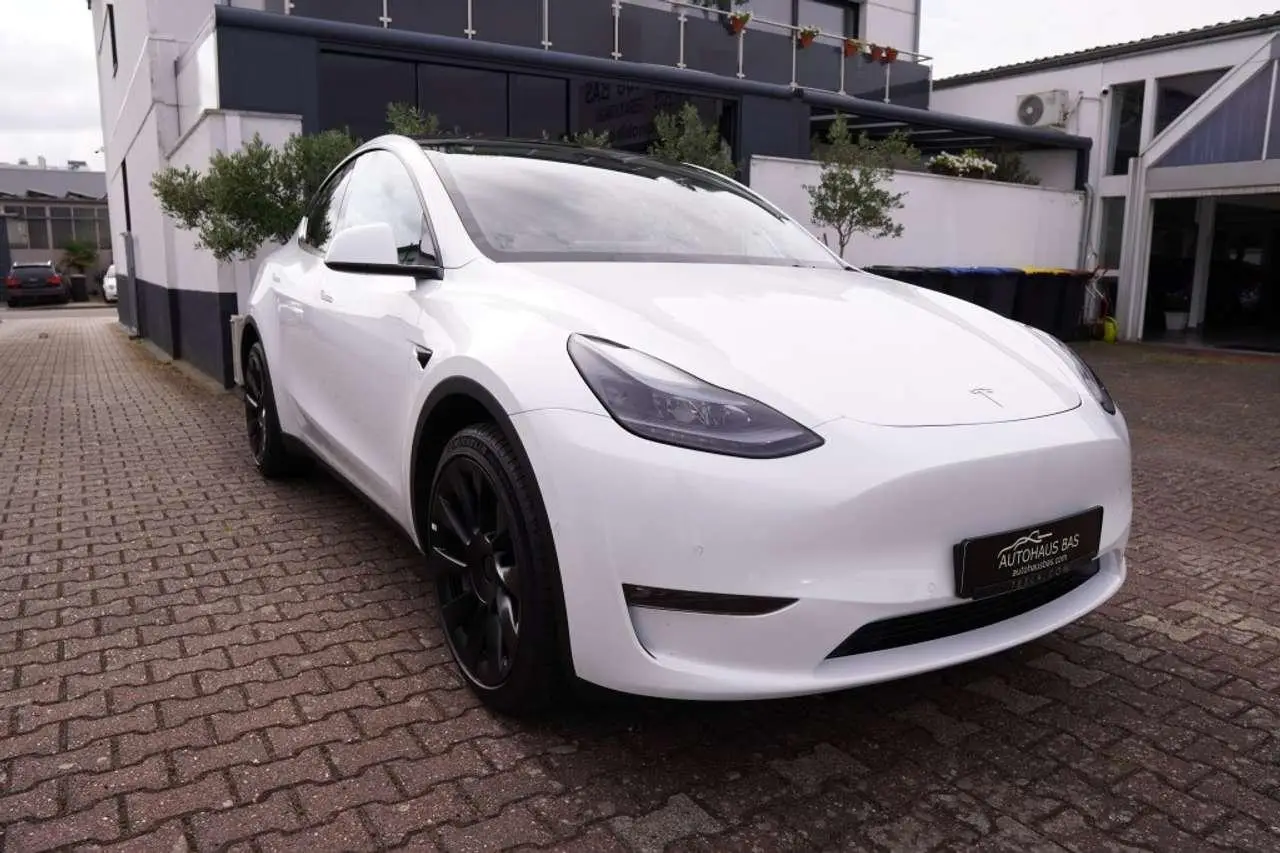 Photo 1 : Tesla Model Y 2022 Électrique