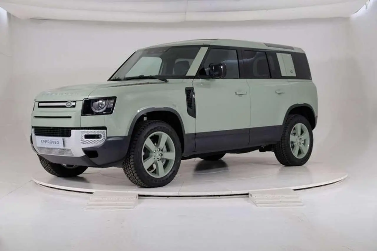 Photo 1 : Land Rover Defender 2023 Hybride