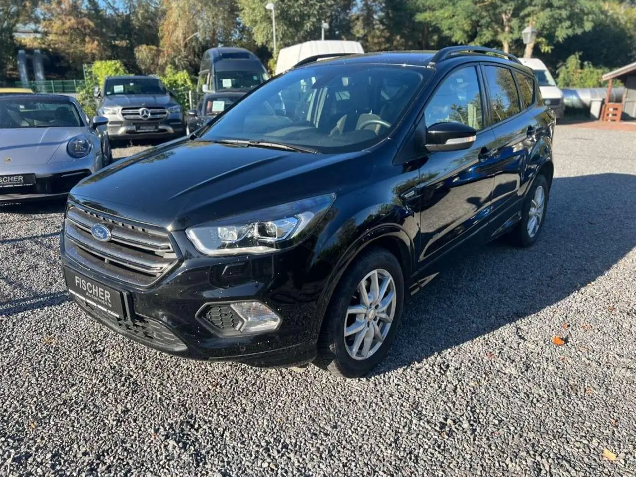 Photo 1 : Ford Kuga 2018 Petrol