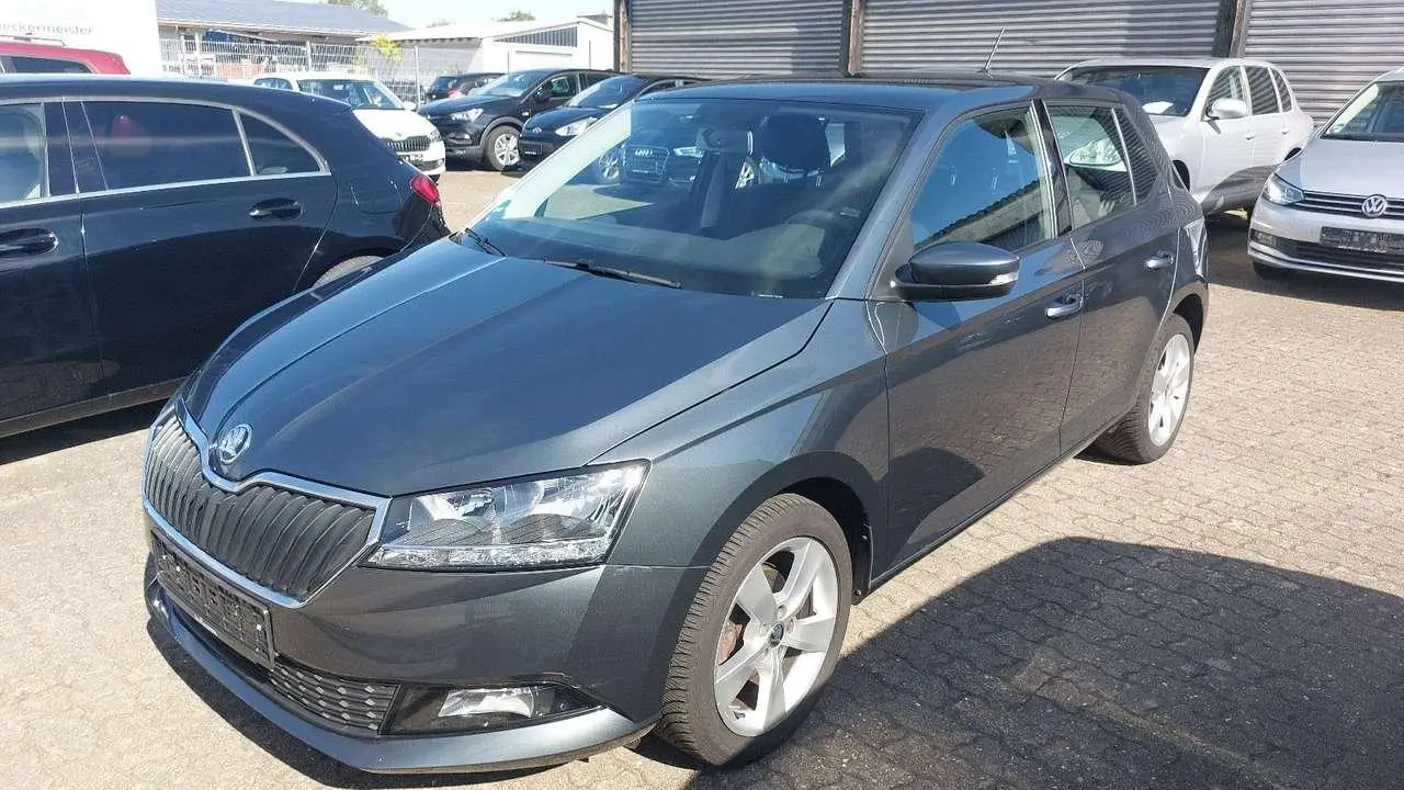 Photo 1 : Skoda Fabia 2020 Petrol