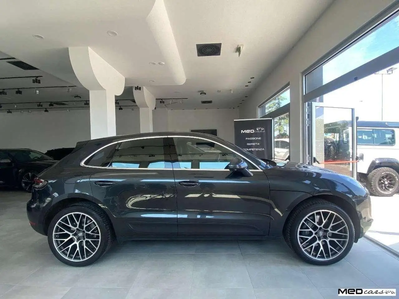 Photo 1 : Porsche Macan 2020 Petrol