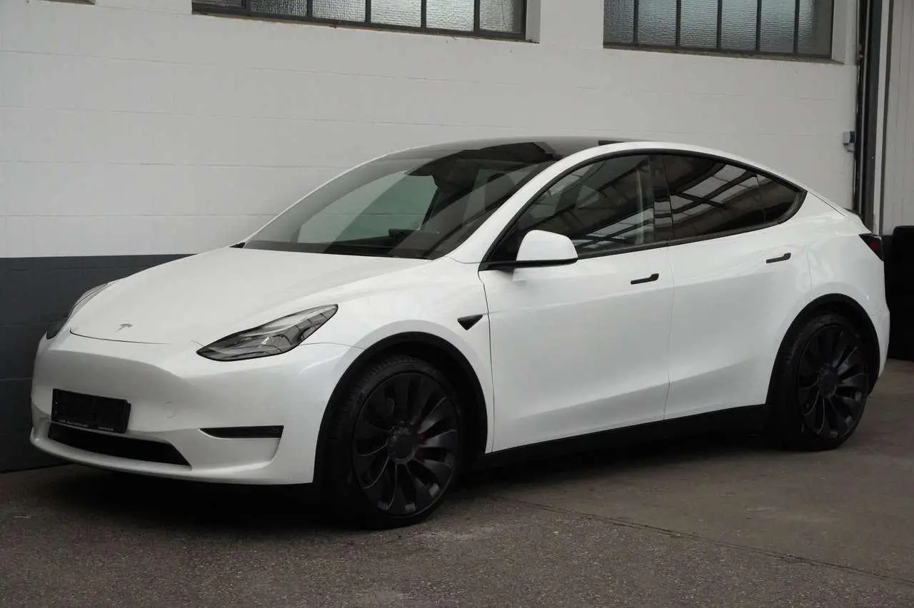 Photo 1 : Tesla Model Y 2022 Électrique