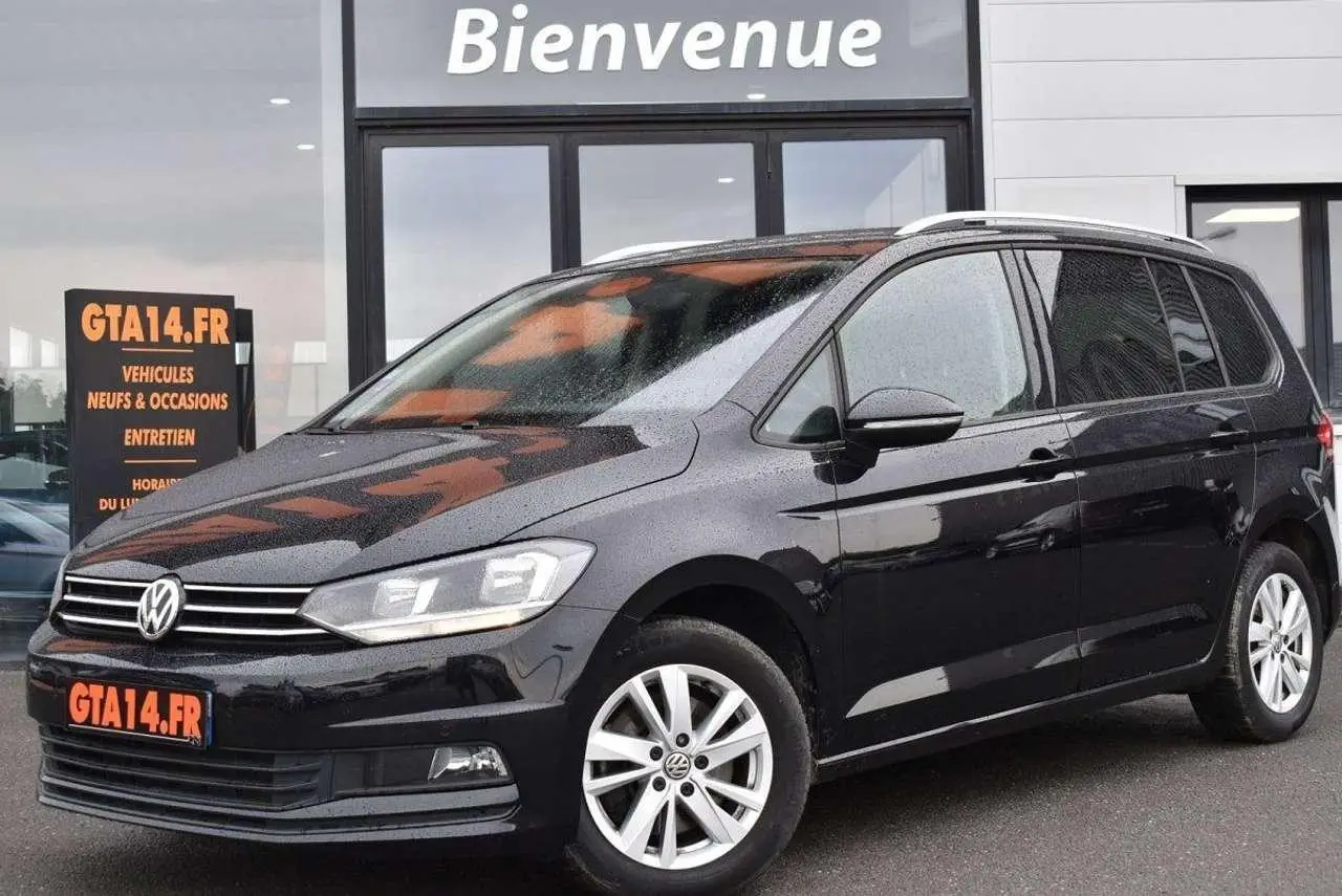 Photo 1 : Volkswagen Touran 2020 Essence