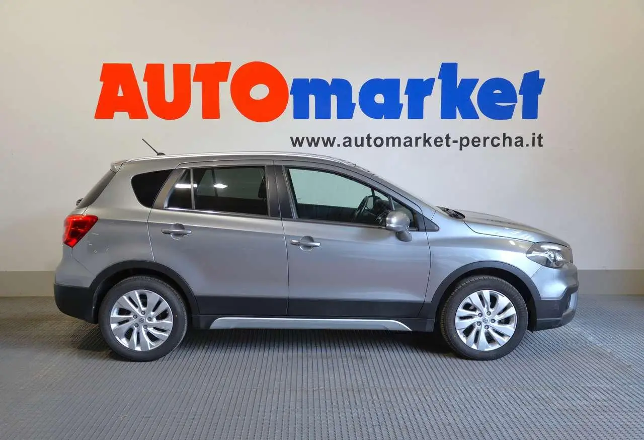 Photo 1 : Suzuki Sx4 2018 Petrol