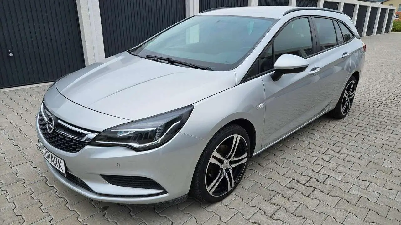 Photo 1 : Opel Astra 2018 Diesel