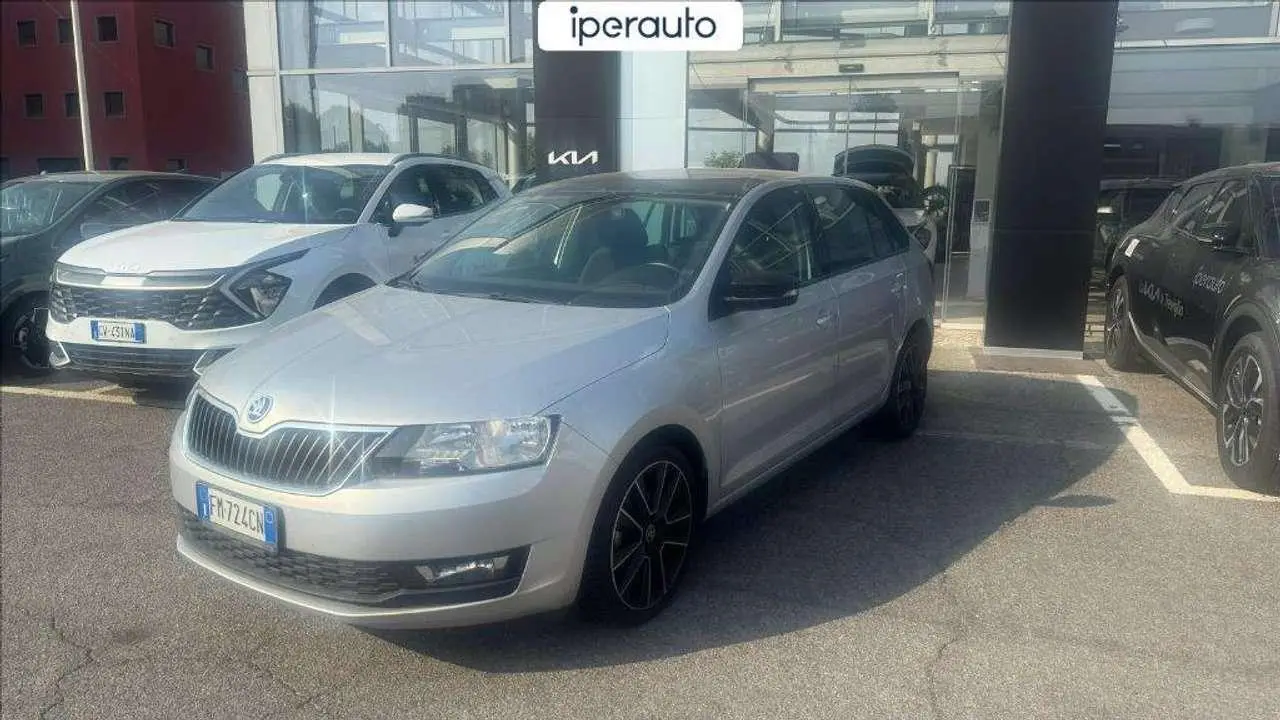 Photo 1 : Skoda Rapid 2017 Petrol