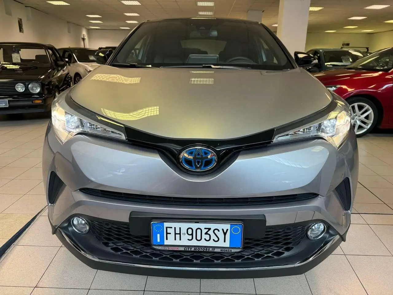 Photo 1 : Toyota C-hr 2017 Hybrid