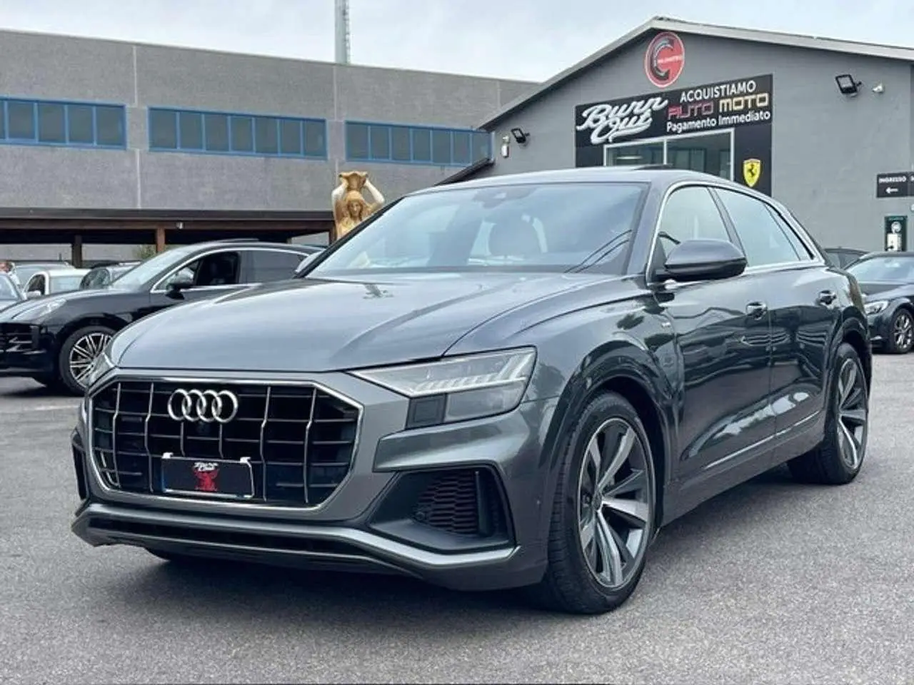 Photo 1 : Audi Q8 2020 Hybride