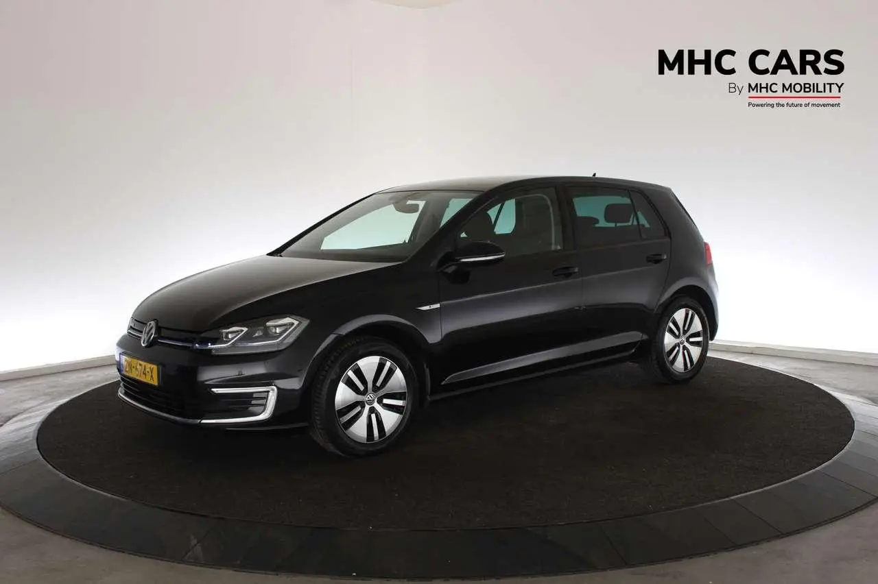 Photo 1 : Volkswagen Golf 2019 Électrique