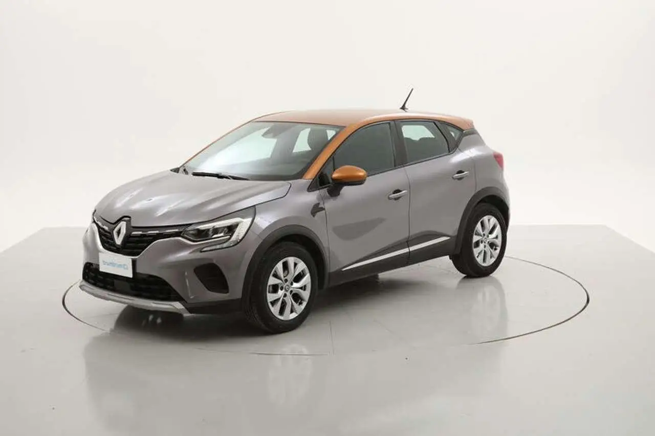 Photo 1 : Renault Captur 2021 Petrol