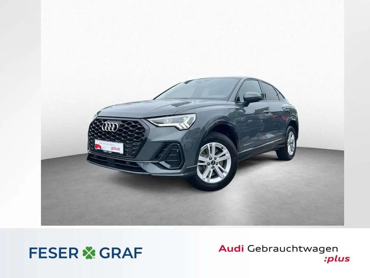 Photo 1 : Audi Q3 2022 Hybrid