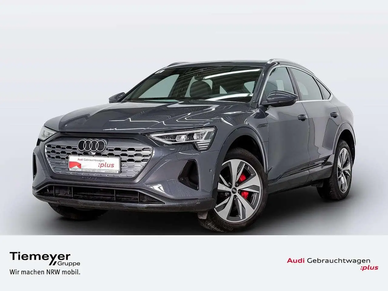 Photo 1 : Audi Q8 2023 Électrique