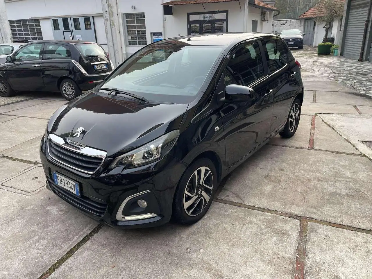 Photo 1 : Peugeot 108 2015 Petrol