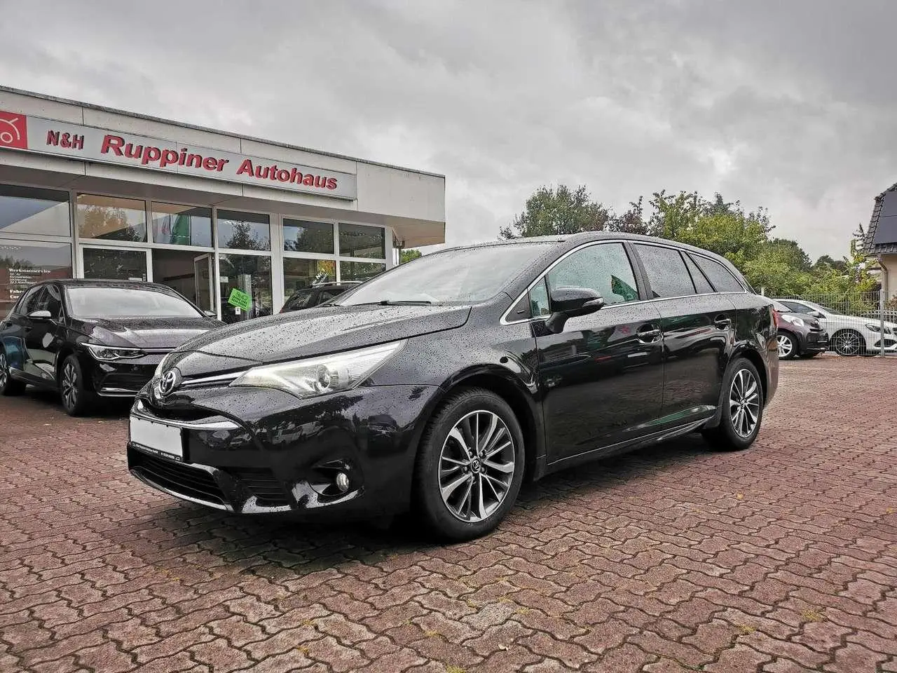 Photo 1 : Toyota Avensis 2015 Diesel