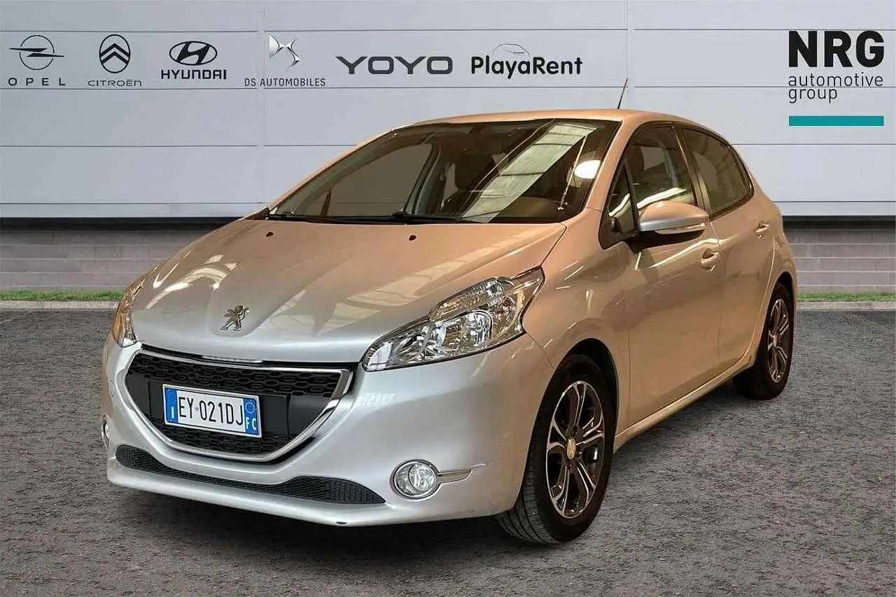 Photo 1 : Peugeot 208 2015 Essence