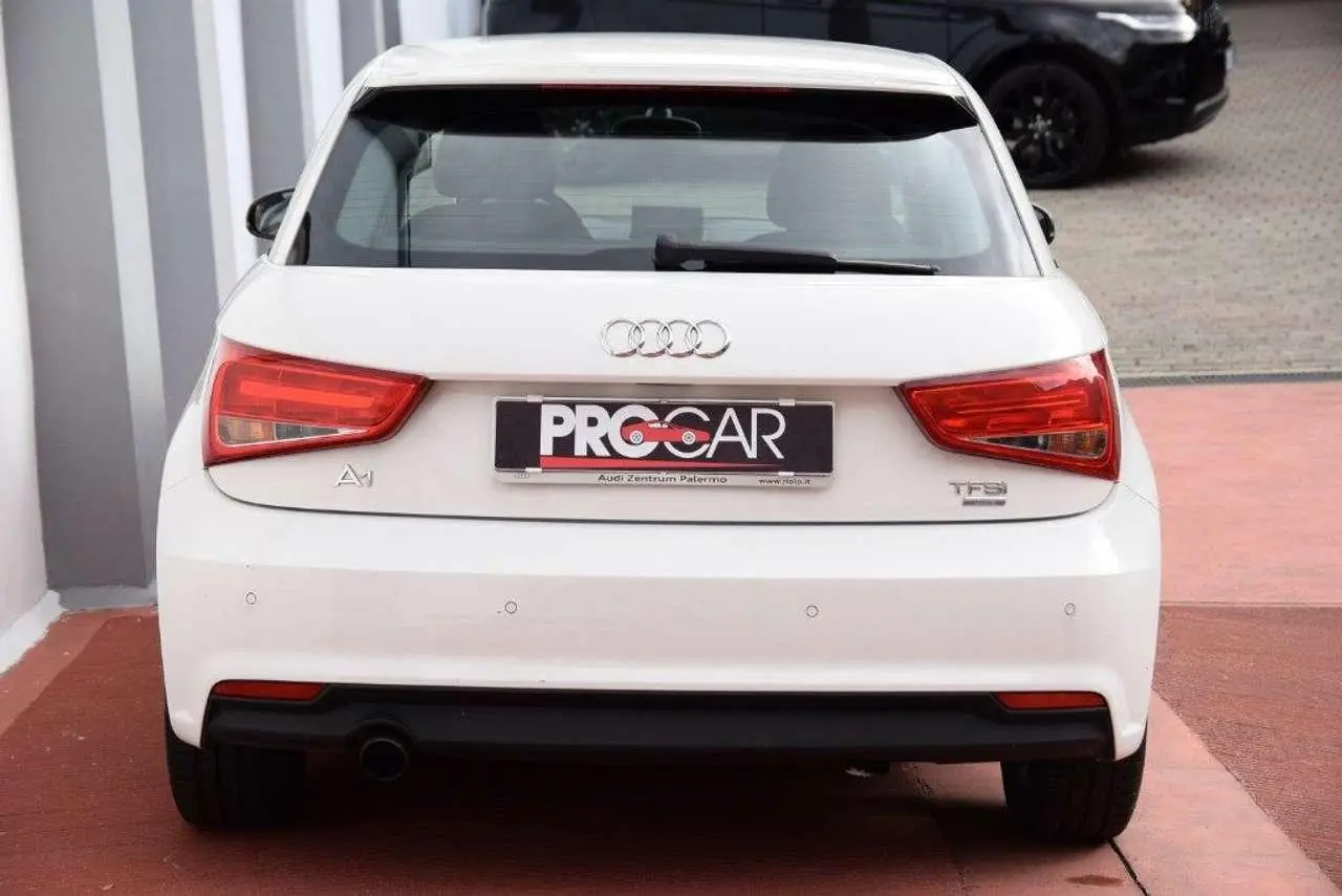 Photo 1 : Audi A1 2016 Petrol