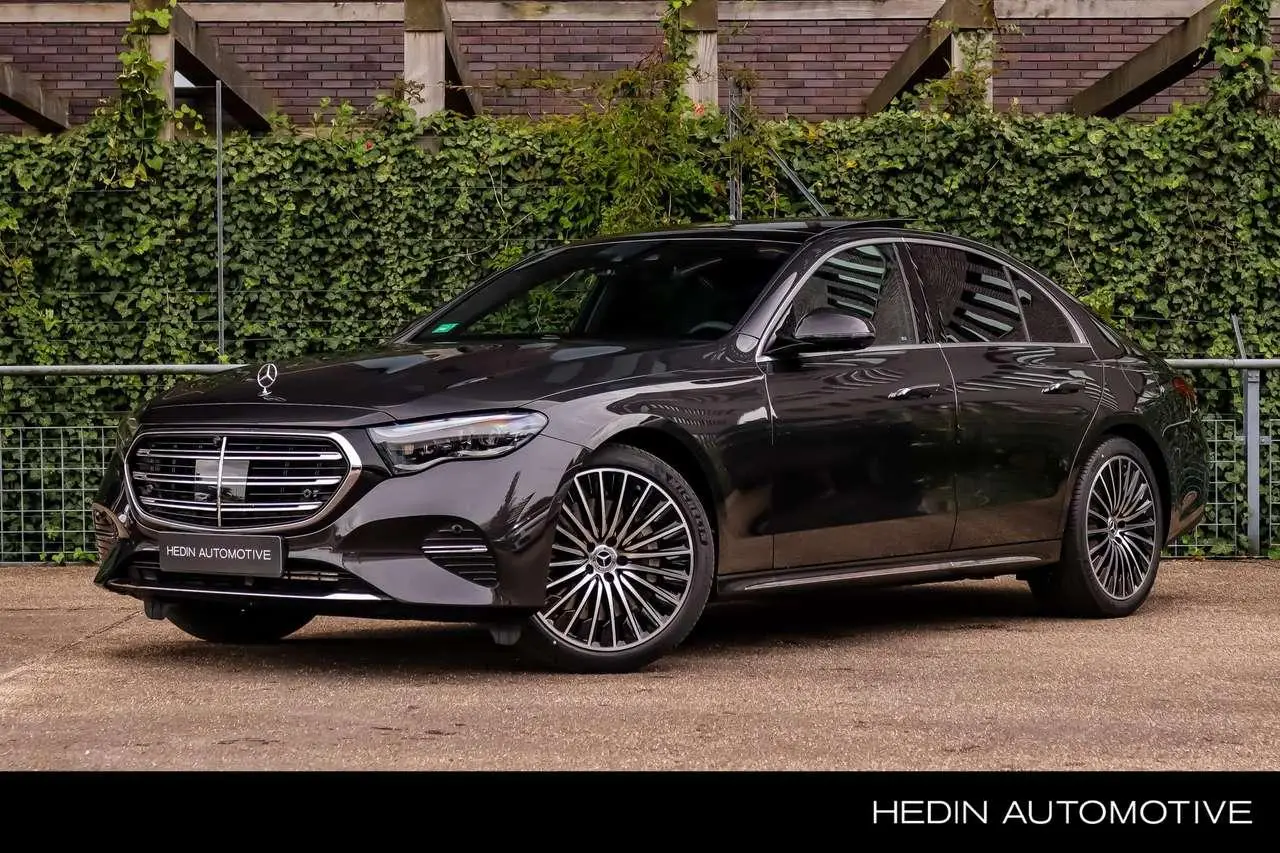 Photo 1 : Mercedes-benz Classe E 2024 Hybrid