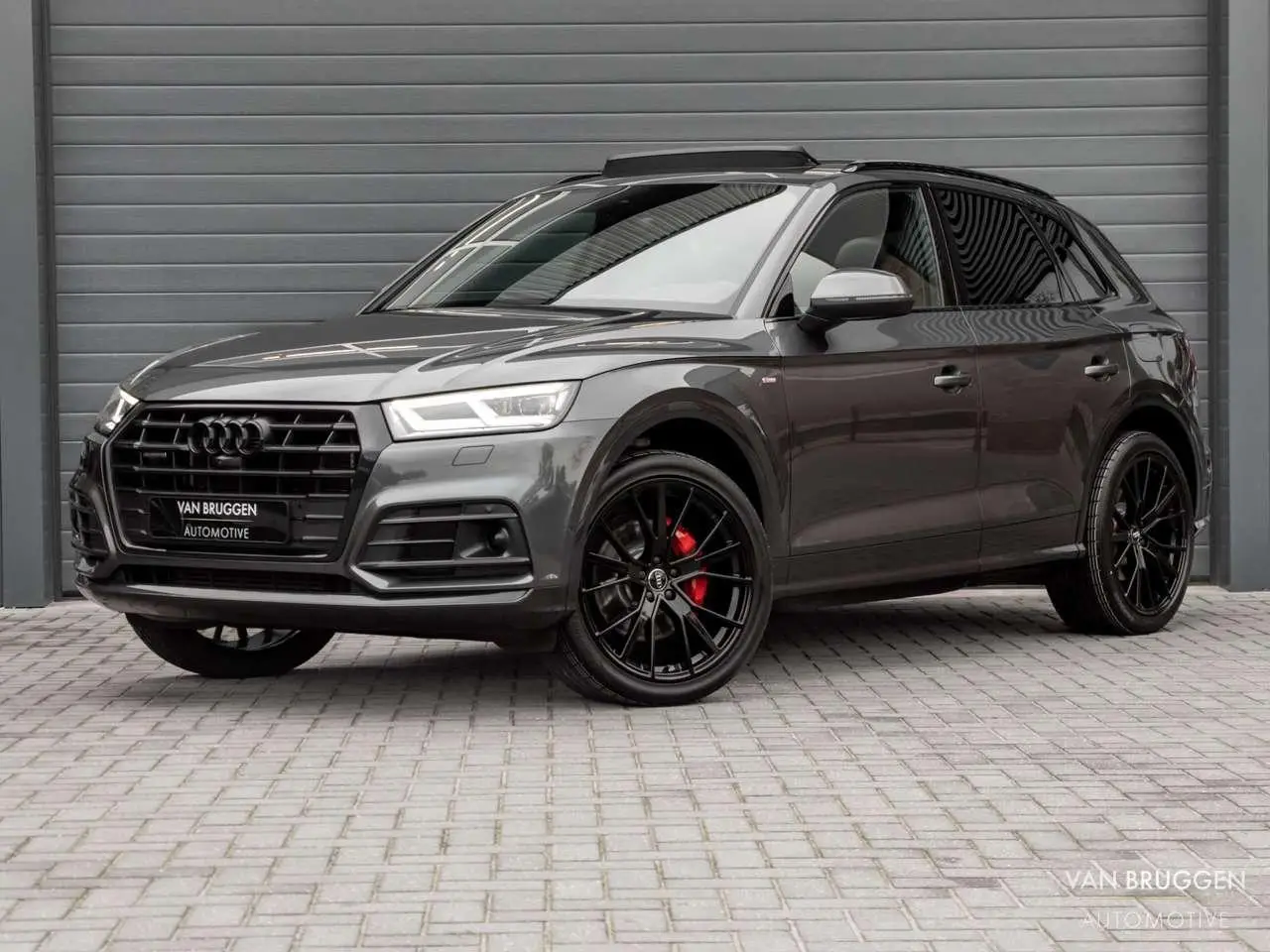 Photo 1 : Audi Q5 2020 Hybrid