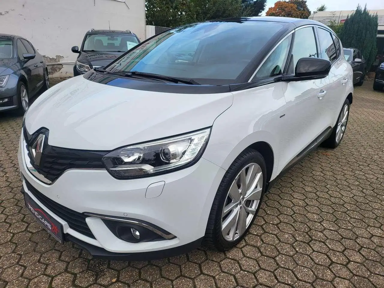 Photo 1 : Renault Scenic 2018 Essence