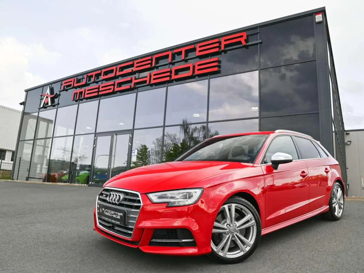 Photo 1 : Audi S3 2019 Essence